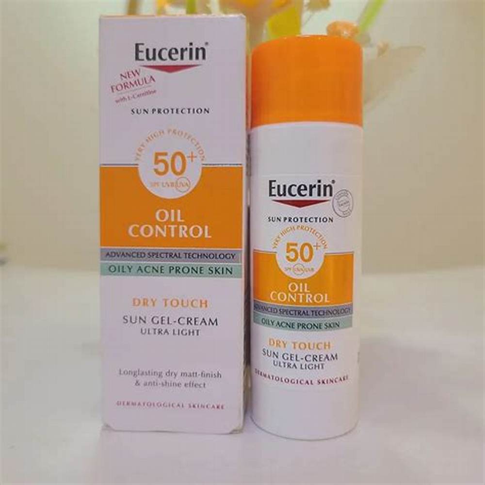 Eucerin Oil Control Sunscreen SPF50+ - non comedogenic, fragrance free - image 4