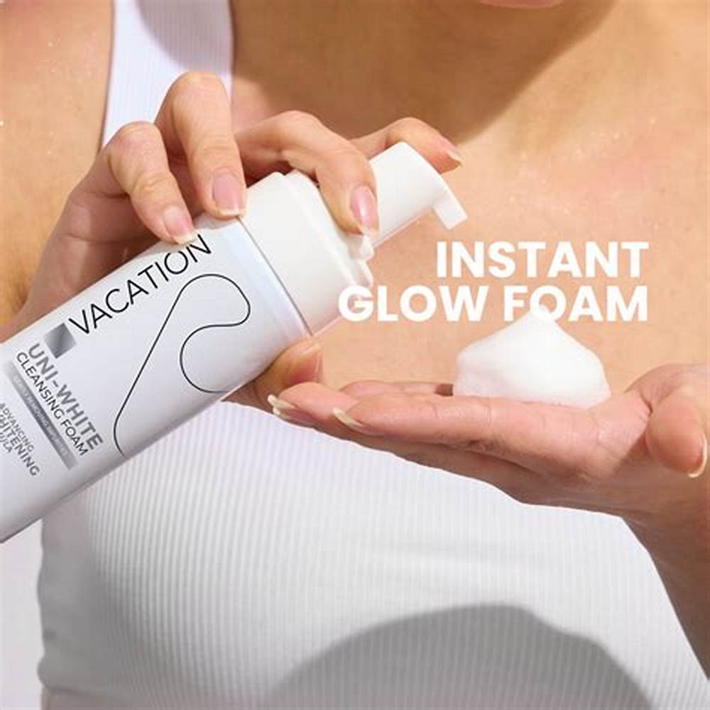 Vacation Uni-White Cleansing Foam (200ml) - image 5